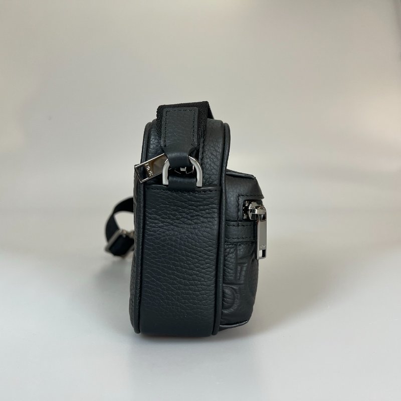 全新品 DIOR 黑牛皮壓印拉鏈雙層郵差包-2