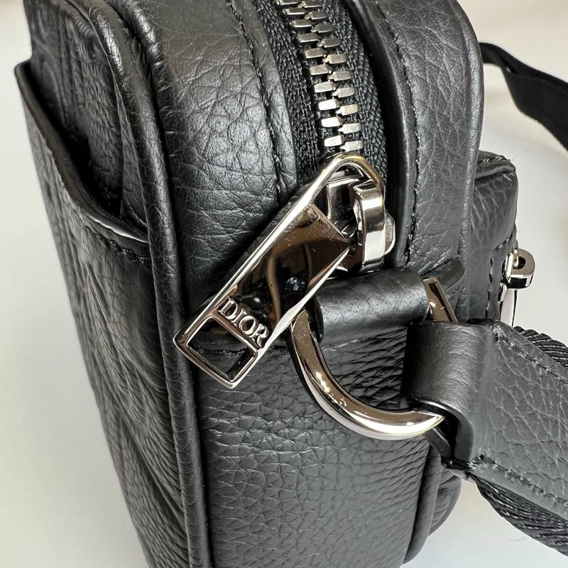 全新品 DIOR 黑牛皮壓印拉鏈雙層郵差包-9