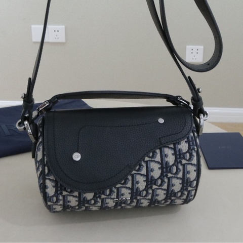 99新 Dior 迪奧 Roller 水桶包，男女通用