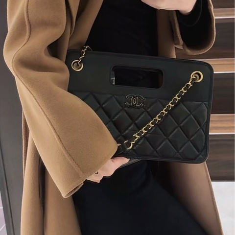 💎Chanel香奈兒｜23s黑金復古鏈條公文包｜芯片款 閒置新 膜還在
