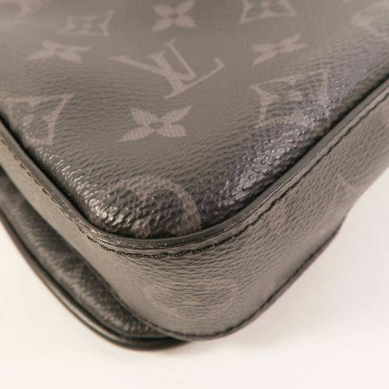 LOUIS VUITTON Monogram Eclipse Reverse Trio Messenger銀扣肩背袋灰色-15
