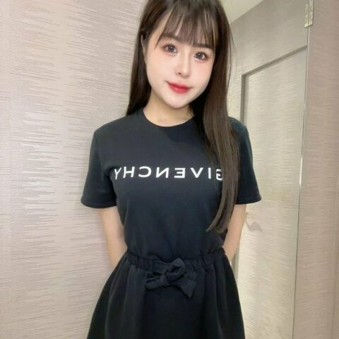 💎Han's house精品服飾💎GIVENCHY 紀梵希 Logo 連身裙 現貨 青年款 原價9950