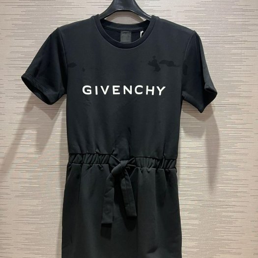 💎Han's house精品服飾💎GIVENCHY 紀梵希 Logo 連身裙 現貨 青年款 原價9950-1