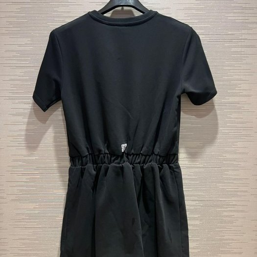 💎Han's house精品服飾💎GIVENCHY 紀梵希 Logo 連身裙 現貨 青年款 原價9950-2