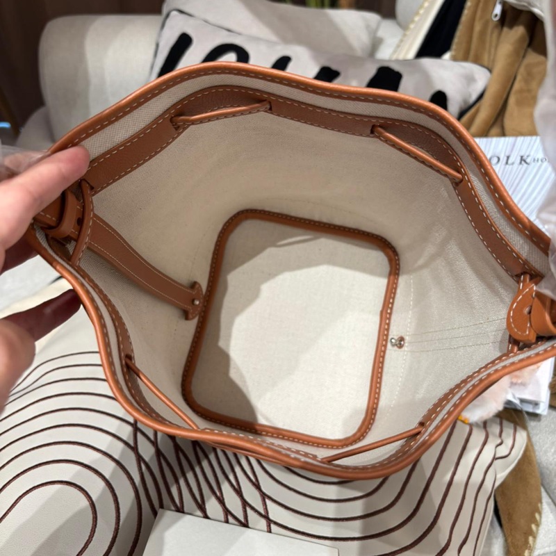 Goyard Petit Bucket Bag Tan-4