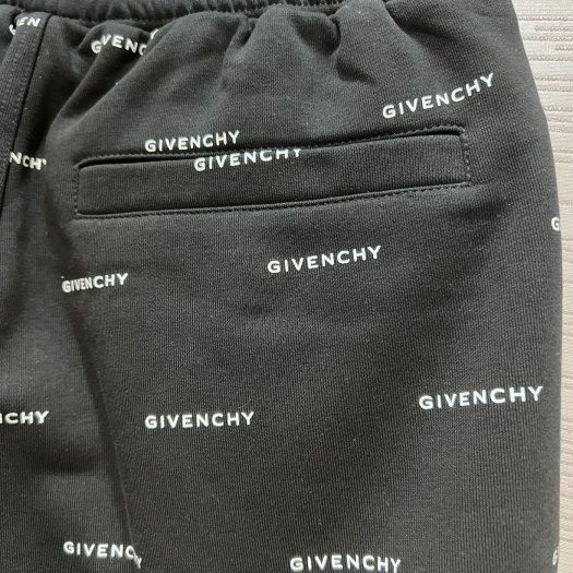 💎Han's house精品服飾💎GIVENCHY 紀梵希 Logo 短褲 棉褲 青年款=27~30腰 現貨 原價12200-2