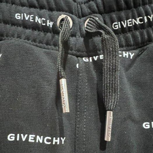 💎Han's house精品服飾💎GIVENCHY 紀梵希 Logo 短褲 棉褲 青年款=27~30腰 現貨 原價12200-4