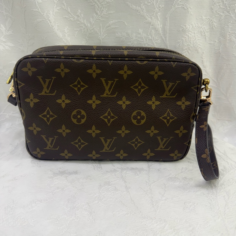 Louis Vuitton Crossbody Bag-1