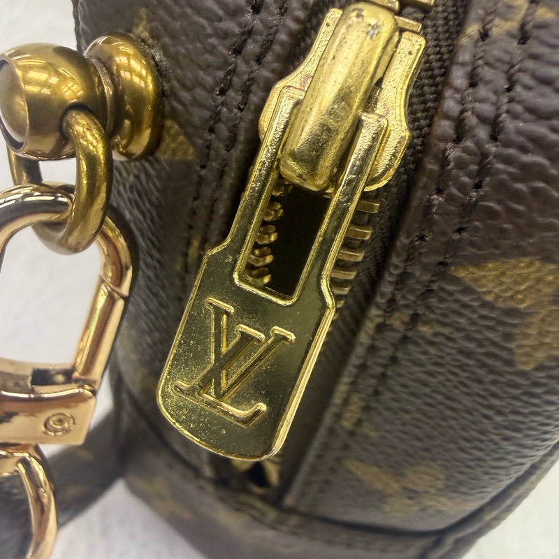 Louis Vuitton Crossbody Bag-3