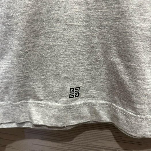 💎Han's house精品服飾💎 GIVENCHY 紀梵希 Logo 短 T 灰 現貨 S 原價23500-3