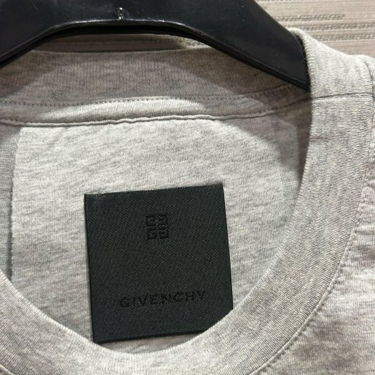 💎Han's house精品服飾💎 GIVENCHY 紀梵希 Logo 短 T 灰 現貨 S 原價23500-5