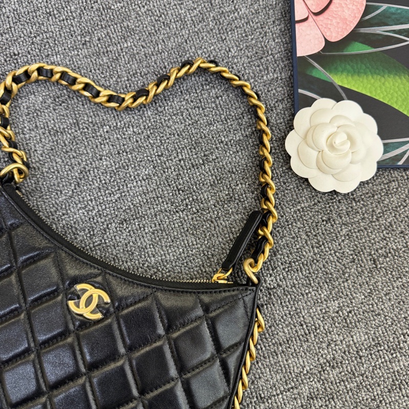 99新Chanel香奈兒hobo 復古新款月亮腋下包-1