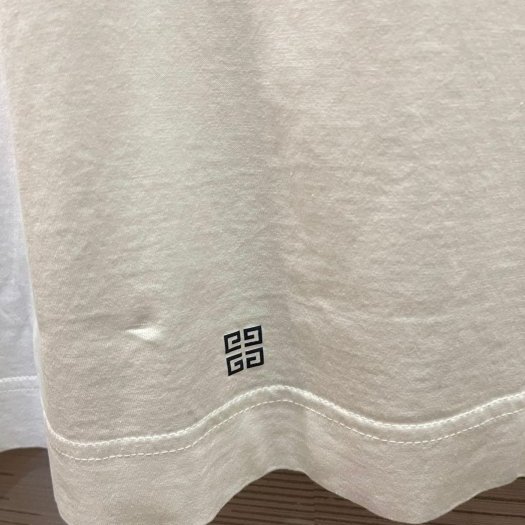 💎Han's house精品服飾💎GIVENCHY 紀梵希 LOGO 短T 白 葡萄牙製 現貨 L-5