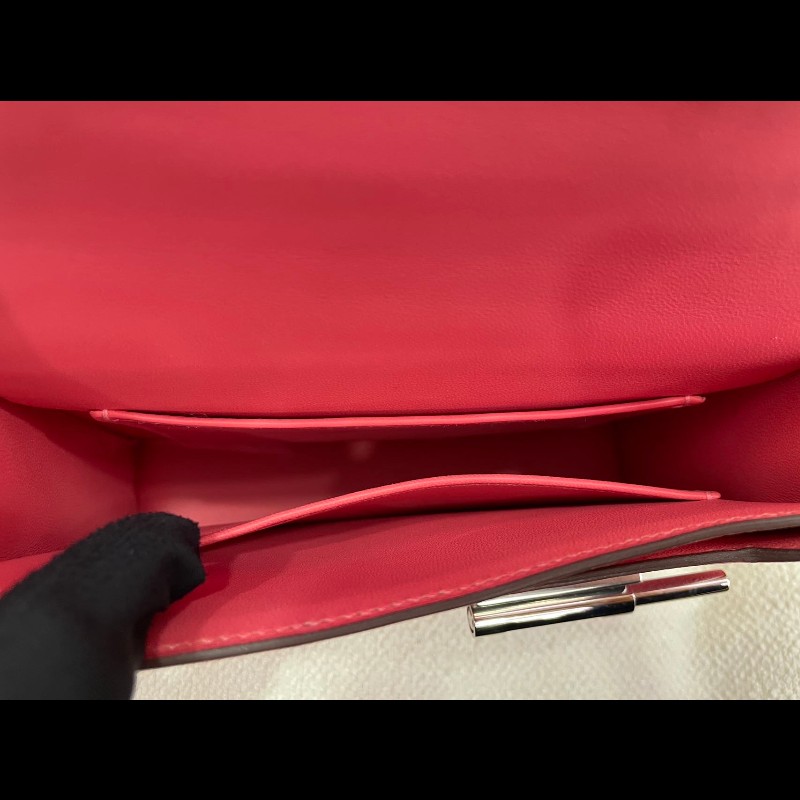Hermes Mini Verrou 手槍包 21cm 銀扣
颜色:U5 唇膏粉
皮质:山-11
