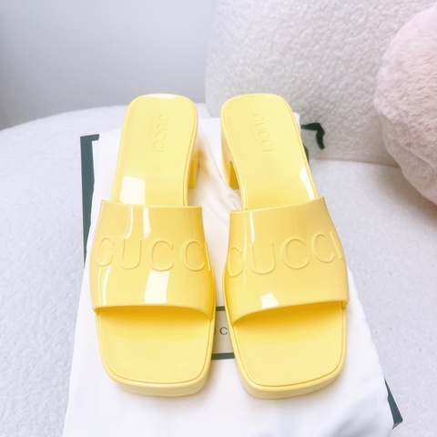 閒置 Gucci 淡黃色果凍拖鞋