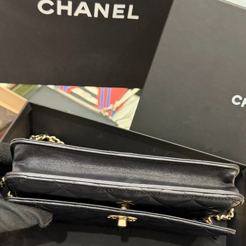 【🇹🇼新光購入 $12萬3900】CHANEL 黑白金球小羊皮Woc肩斜背鍊包 (芯片款)-6