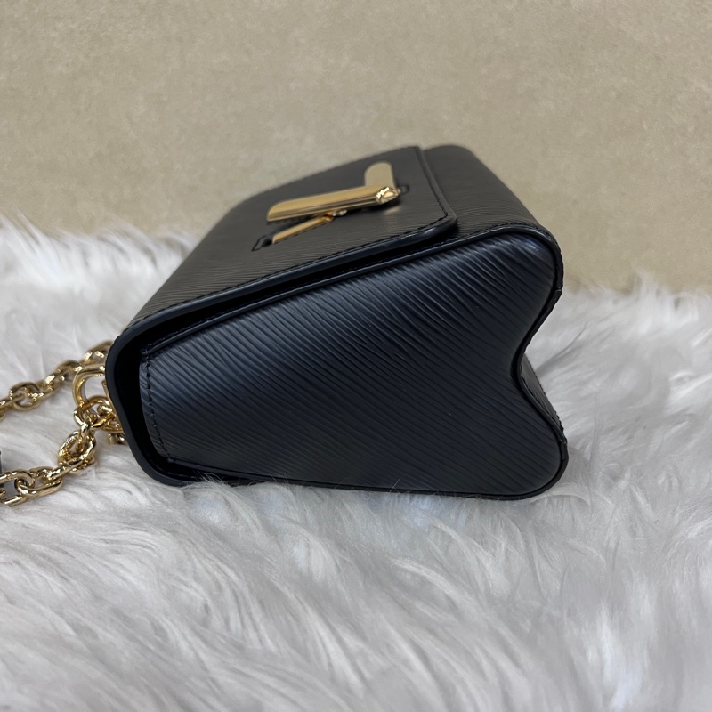 LV 黑Epi牛皮Twist Pm金logo轉釦肩斜背包-5