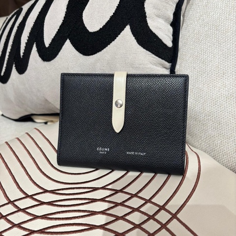 Celine Passport Case 粒粒牛皮