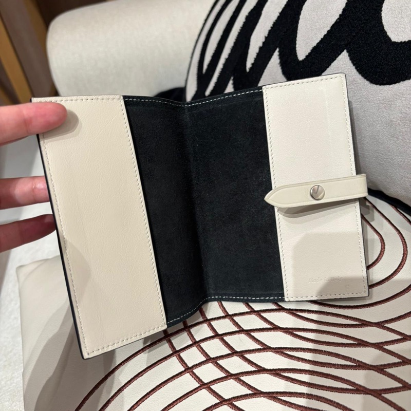Celine Passport Case 粒粒牛皮-4
