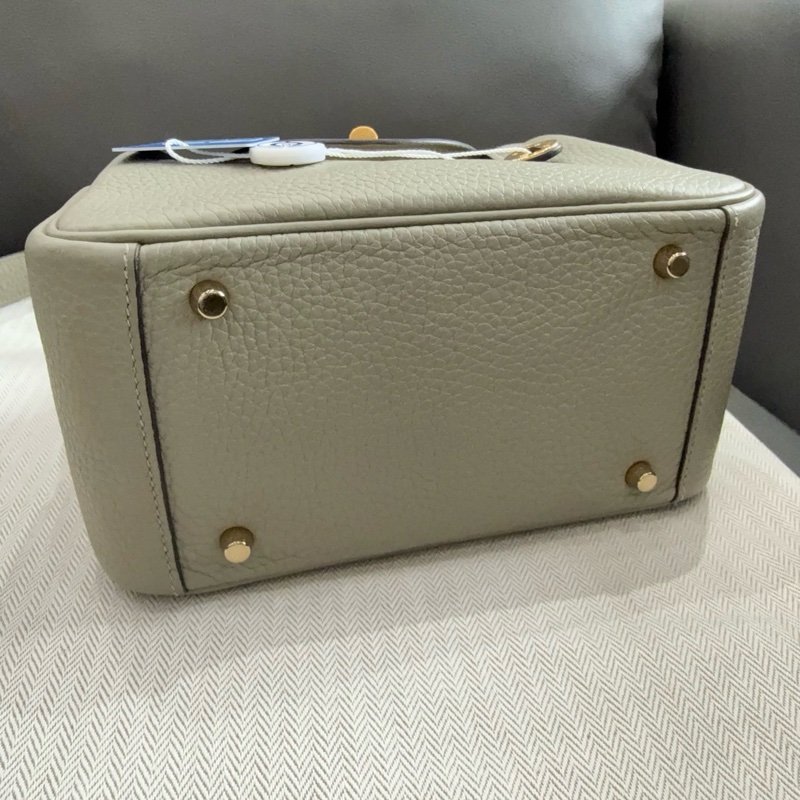98✨Hermes/愛馬仕 lindy mini 19 B刻 鼠尾草綠手提包單肩包斜挎包 金扣 原始成色。-4