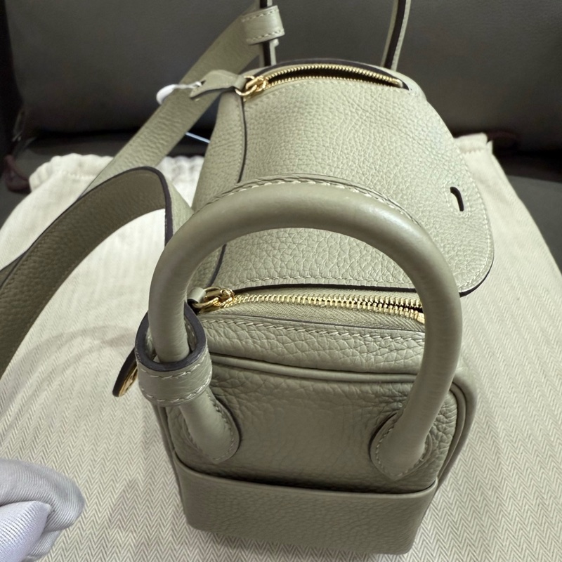 98✨Hermes/愛馬仕 lindy mini 19 B刻 鼠尾草綠手提包單肩包斜挎包 金扣 原始成色。-8