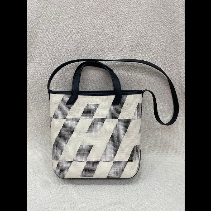 Hermes Cabas Hen Biais 27 黑白斜紋帆布包-5
