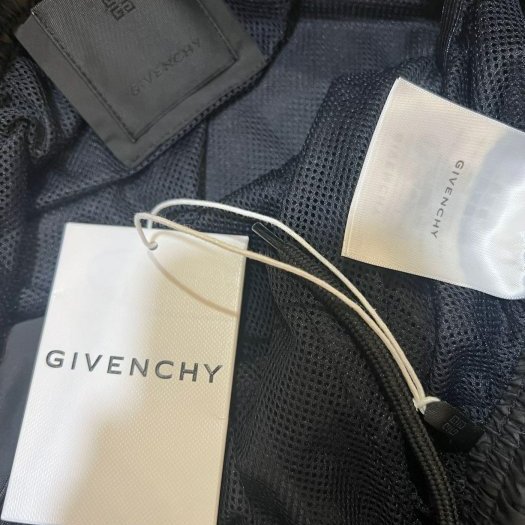 💎Han's house精品服飾💎GIVENCHY 紀梵希 4G 海灘 短褲 黑 現貨 M/L 原價22000-8