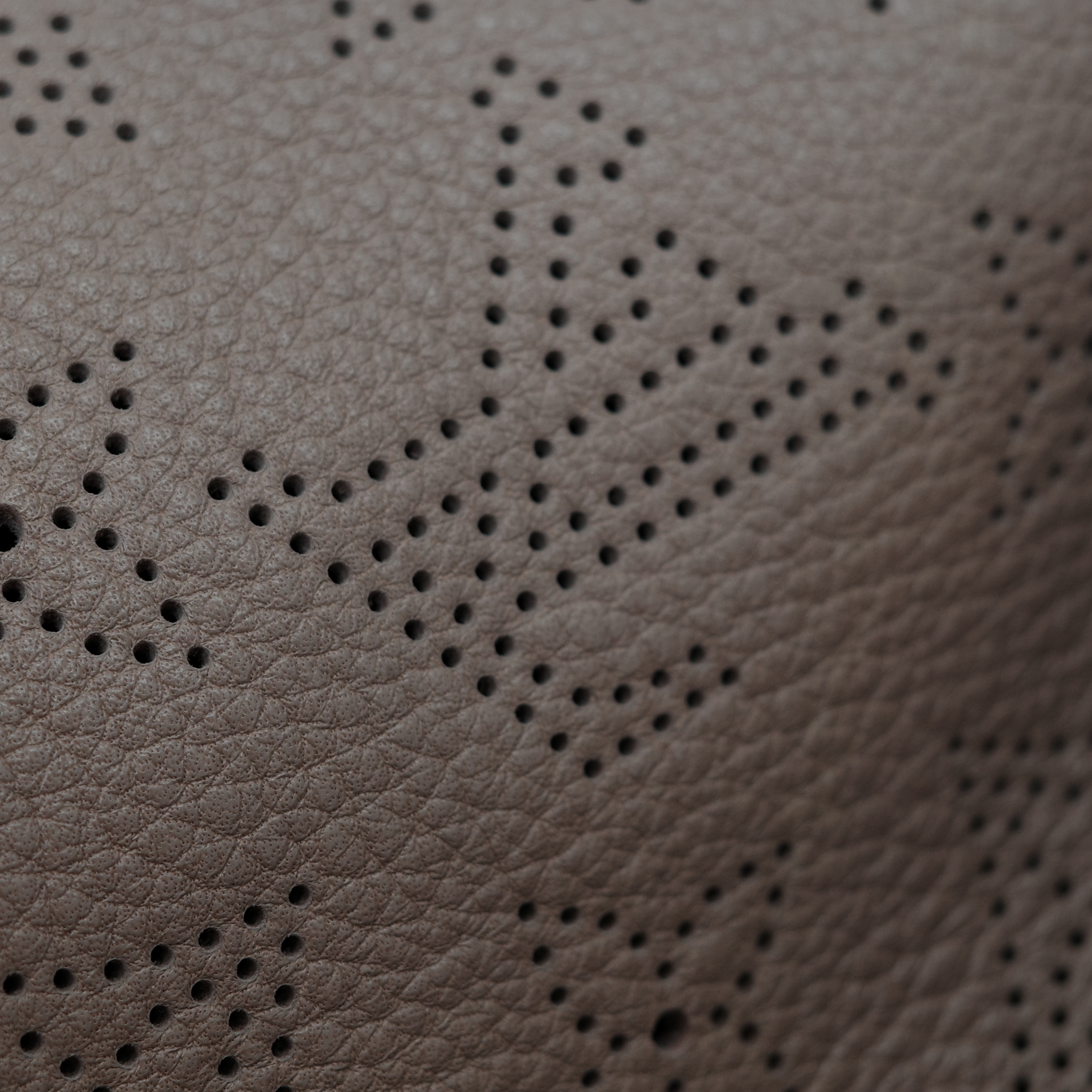 Louis Vuitton 路易威登 Mahina Hobo 灰褐色 米色 小牛皮 肩背包。-11