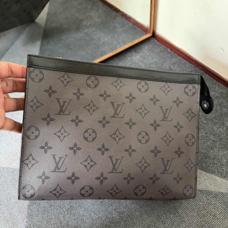 Lv 灰黑武士手拿包 (M69535)-0
