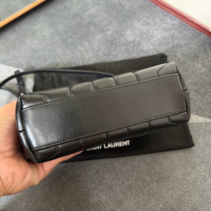 Ysl 黑銀小方胖斜背包-4