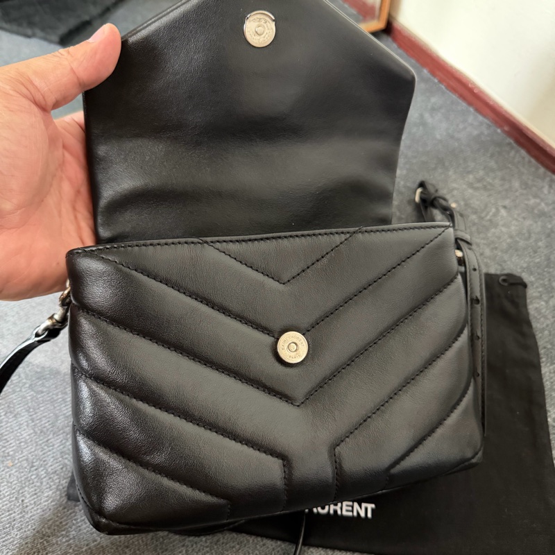 Ysl 黑銀小方胖斜背包-7