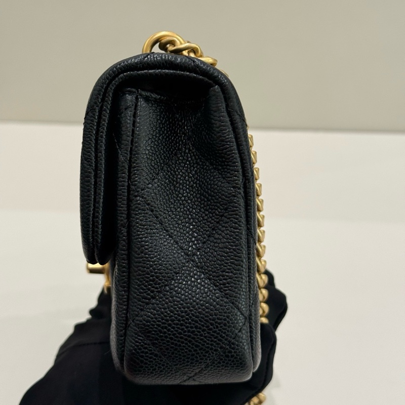 閒置新 Chanel 香奈兒 黑金荔枝皮愛心調節扣 Cf mini 19cm 24p 單肩包-5