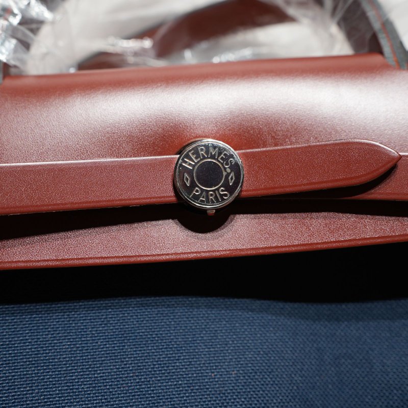 HERMES Herbag31帆布/牛皮X刻銀扣深藍色肩背包-4