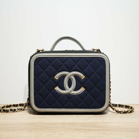 CHANEL 金扣帆布28開VanityCase中號相機包肩背包