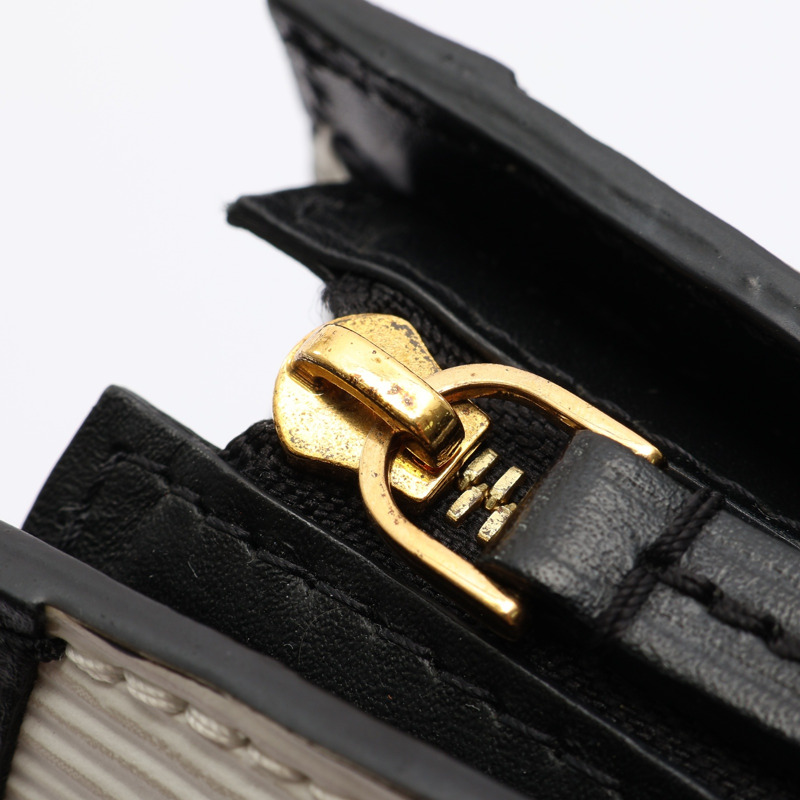 黑/白色 EPI水波紋 牛皮 Pochette Trunk 肩背包【LOUIS VUITTON LV 路易威登】 M52151-10