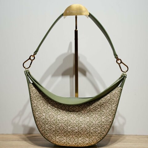 LOEWE 綠色帆布金扣月亮女神hobo半月腋下肩背包