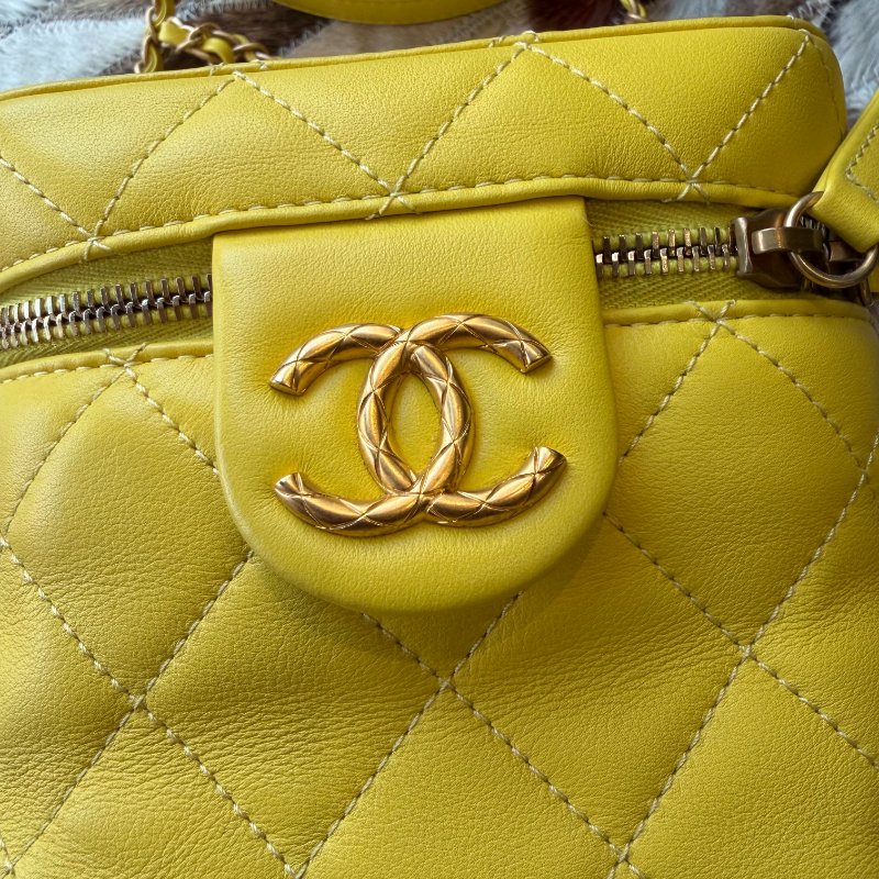 CHANEL 方型化妝鏈包 黃色 晶片-6