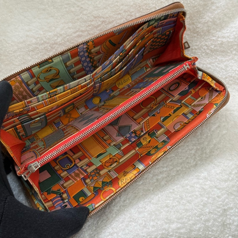 Hermes Silk'In 焦糖棕色絲巾長夾 🎠復古馬戲團幾何內裏-6
