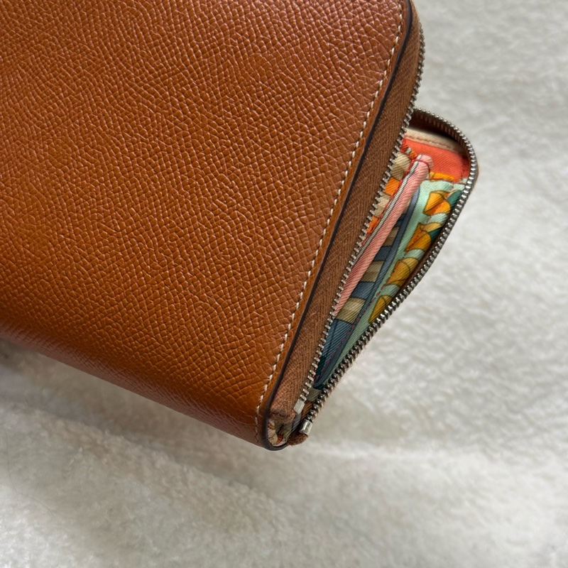 Hermes Silk'In 焦糖棕色絲巾長夾 🎠復古馬戲團幾何內裏-9
