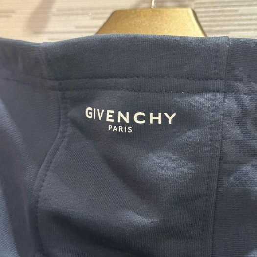 💎Han's house精品服飾💎GIVENCHY 紀梵希 LOGO 帽 T 青年款 =女 成人S M 號-5