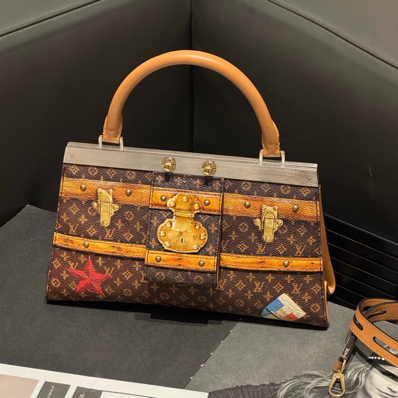 🍁LV 路易威登 city frame 伊勢丹楓葉限定走秀限量款夾子包 手提包斜挎包 金扣-2