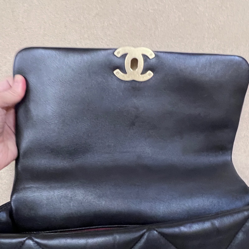 Chanel 黑羊皮大菱格紋19大型霧金釦三色鏈下蓋手提斜背包-11