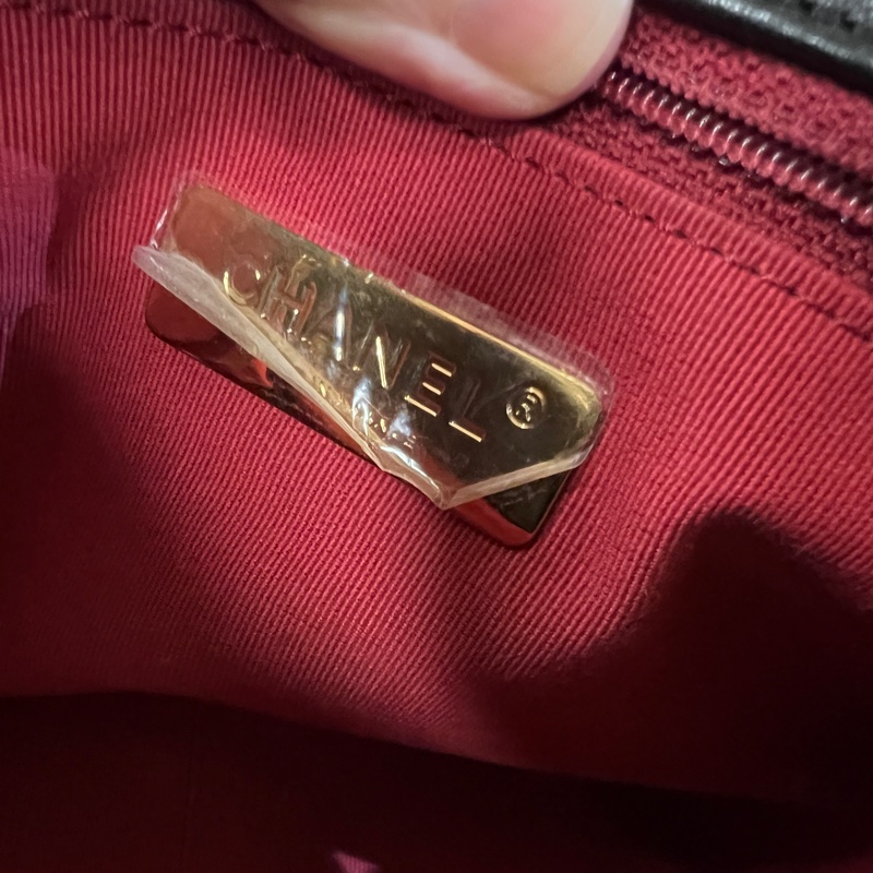 Chanel 黑羊皮大菱格紋19大型霧金釦三色鏈下蓋手提斜背包-12