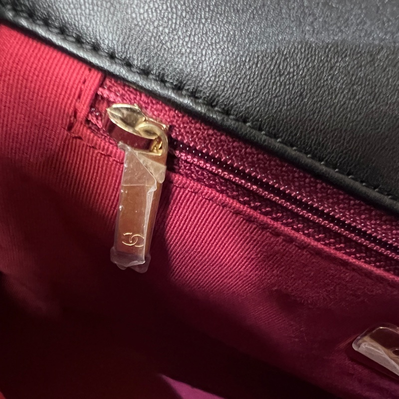Chanel 黑羊皮大菱格紋19大型霧金釦三色鏈下蓋手提斜背包-13