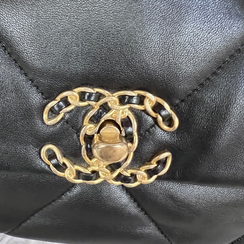 Chanel 黑羊皮大菱格紋19大型霧金釦三色鏈下蓋手提斜背包-15