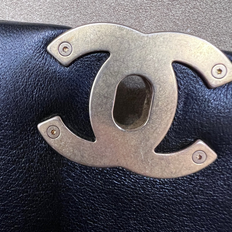 Chanel 黑羊皮大菱格紋19大型霧金釦三色鏈下蓋手提斜背包-16