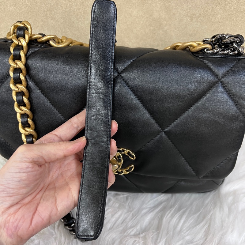 Chanel 黑羊皮大菱格紋19大型霧金釦三色鏈下蓋手提斜背包-18