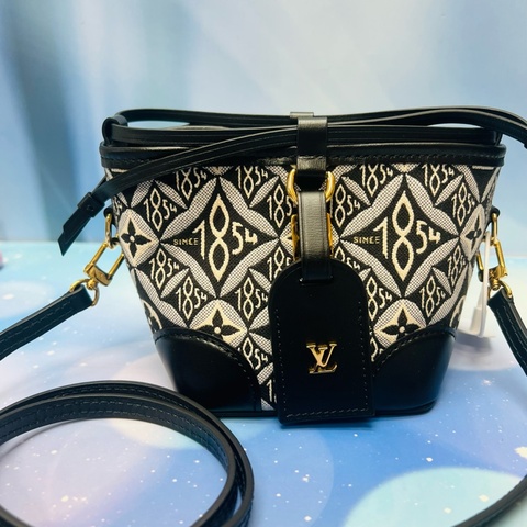 lv小包