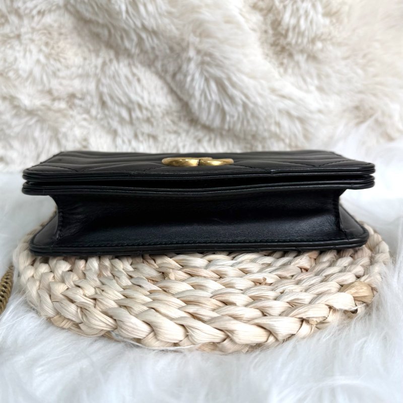 GUCCI 馬蒙 Marmont 黑色 波浪紋 牛皮 mini 18 銜縫金扣-5