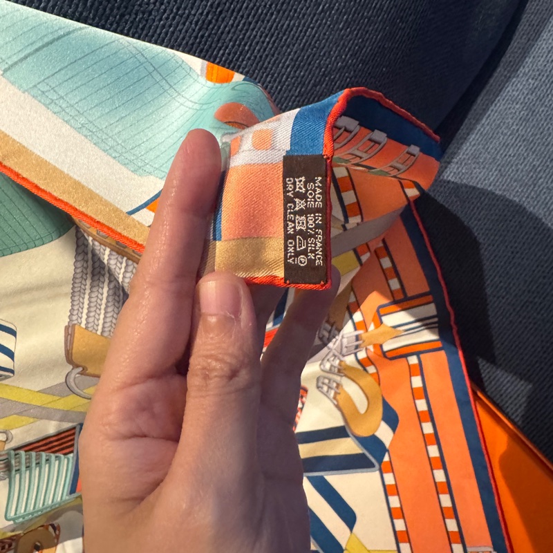 全新hermes 愛馬仕 熱賣款稀有彩色揹帶絲巾 圍巾 披肩90公分-7